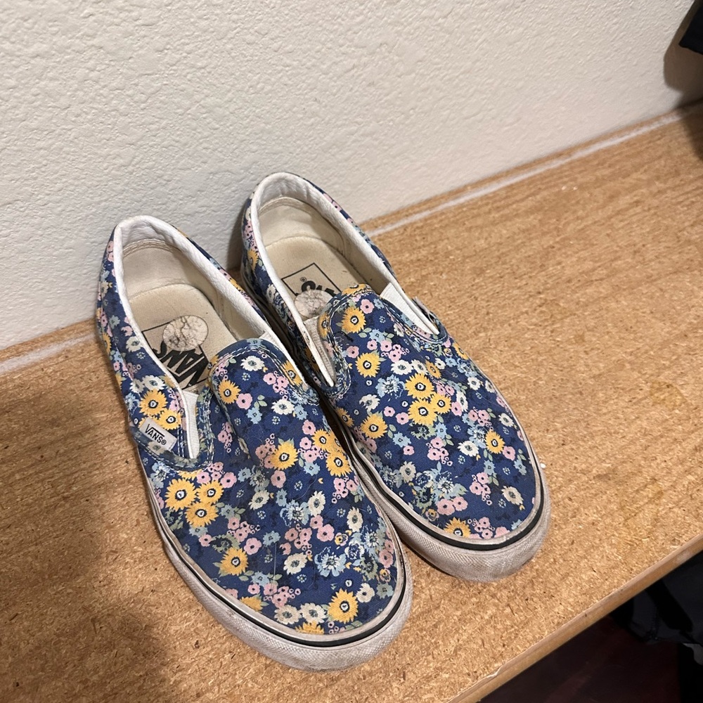 Flower Vans - Picture 2 of 3